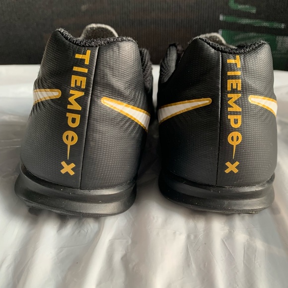 NIKE TIEMPO-X KIDS UNISEX YOUTH HARD COURT SOCCER INDOOR BLACK CLEATS TURF 2.5Y - Picture 4 of 6